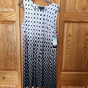 Dress Sleeveless - Black and White